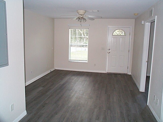 Photo 2 of 9047 N Travis Dr
