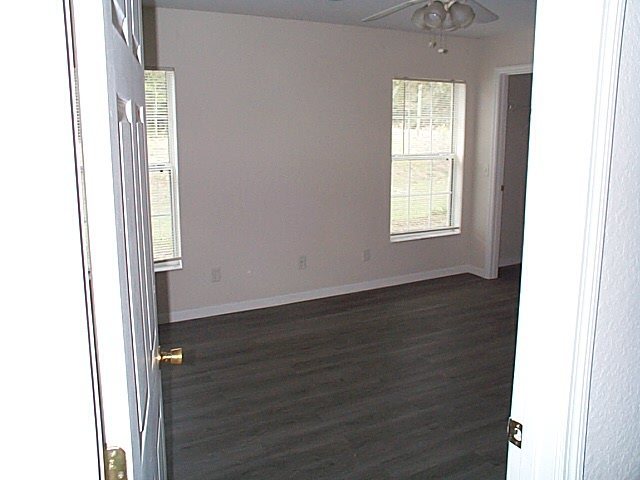 Photo 4 of 9047 N Travis Dr