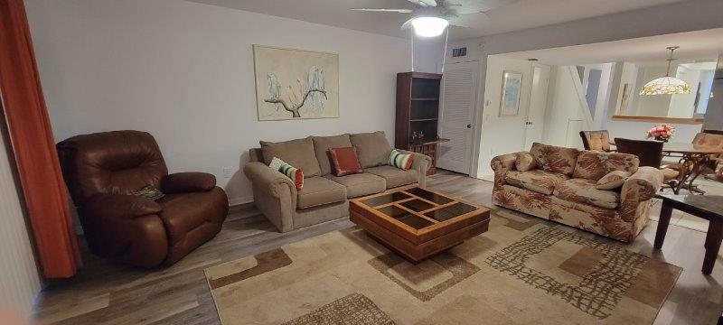 Photo 5 of 340 E Glassboro Ct - 1B